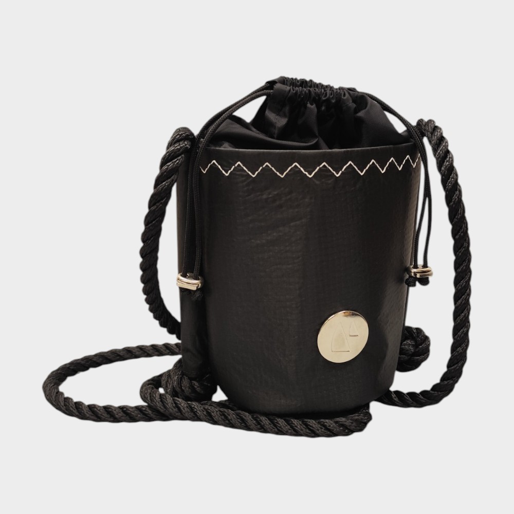 Strallo - Black W Sew